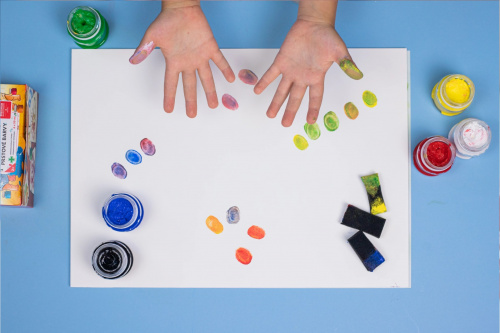 Farbki do malowania palcami dla małych artystów